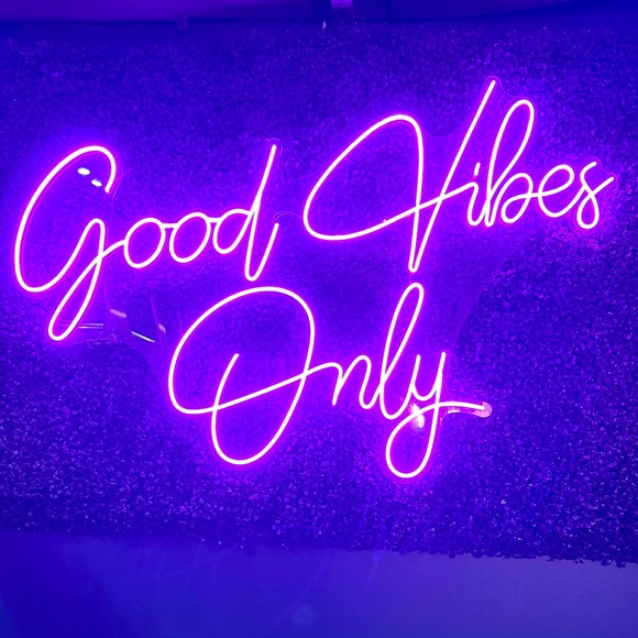 🌸⭐️Like this to be notified when I go live! ⭐️🌸 - Picture 4 of 13